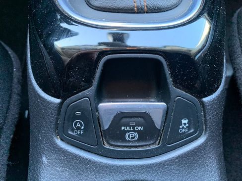 Used 2019 Jeep Compass Limited AWD/4WD image 25