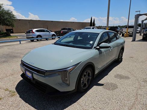 Used 2025 Kia K4 FWD image 4