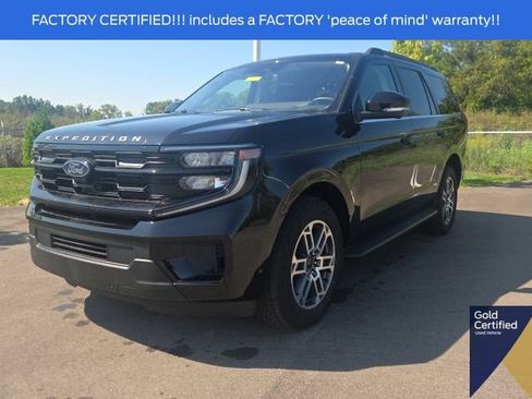 Used 2025 Ford Expedition Active AWD/4WD image 2