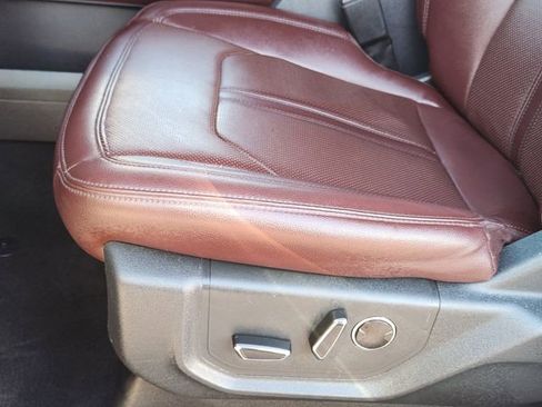 Used 2023 Ford Expedition Limited image 32