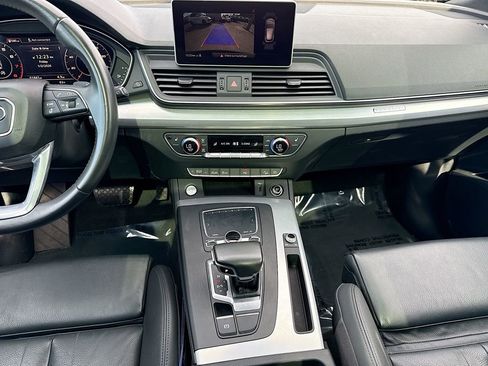 Used 2020 Audi Q5 2.0T Titanium Premium Plus w/ Premium Plus Package image 19