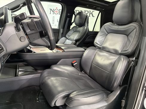 Used 2023 Lincoln Navigator Reserve RWD image 9
