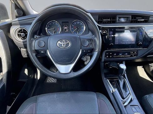 Used 2017 Toyota Corolla XSE FWD image 5