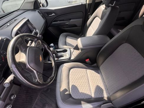 Used 2019 Chevrolet Colorado Z71 w/ Z71 Midnight Edition AWD/4WD image 5