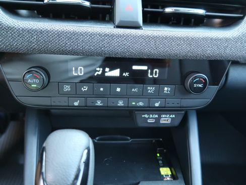 Used 2026 Subaru Outback Premium AWD/4WD image 25