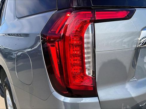 Used 2023 GMC Yukon SLT image 39