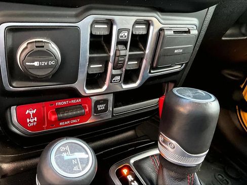 Used 2019 Jeep Wrangler Unlimited Rubicon AWD/4WD image 16