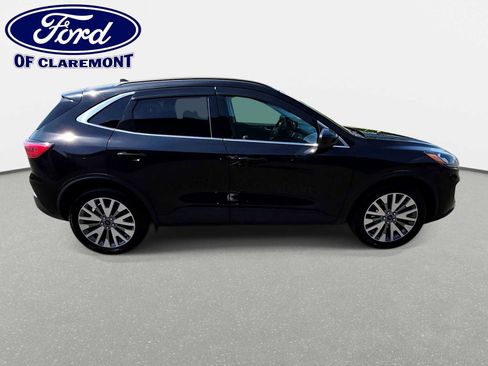 Used 2022 Ford Escape Titanium w/ Class II Trailer Tow Package AWD/4WD image 9