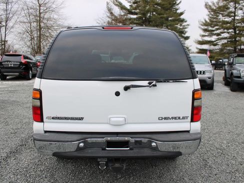 Used 2005 Chevrolet Suburban 2500 LT w/ Preferred Equipment Group image 8