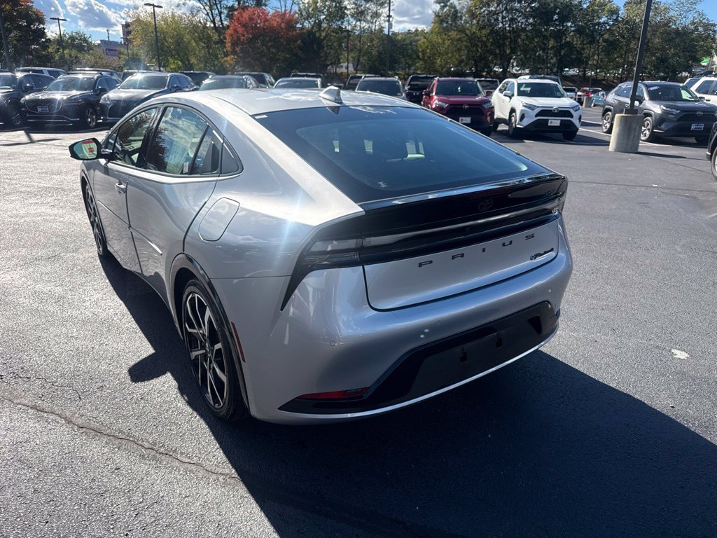 Used 2023 Toyota Prius Prime FWD image 5