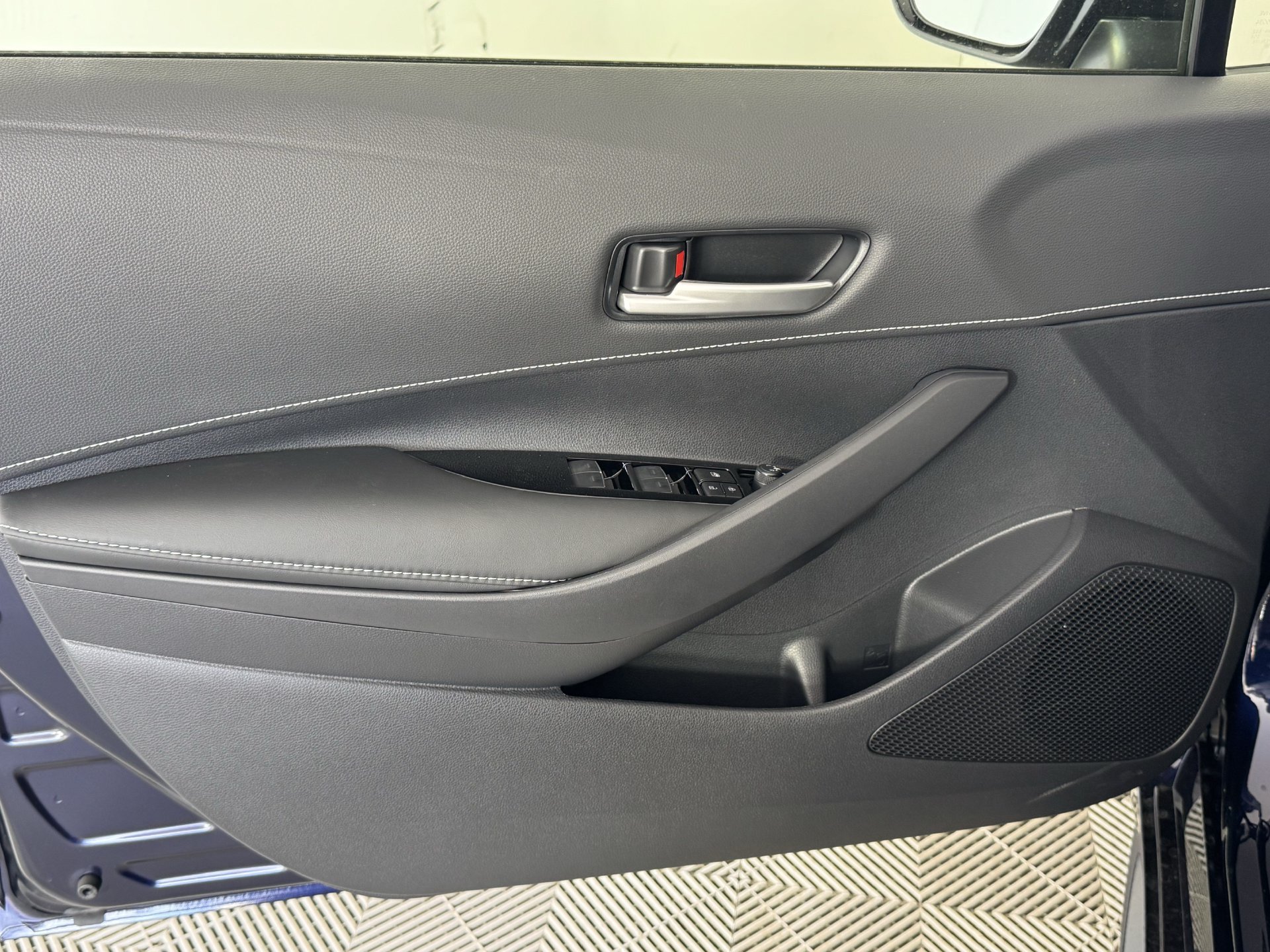 New 2027 Toyota Corolla SE FWD image 12