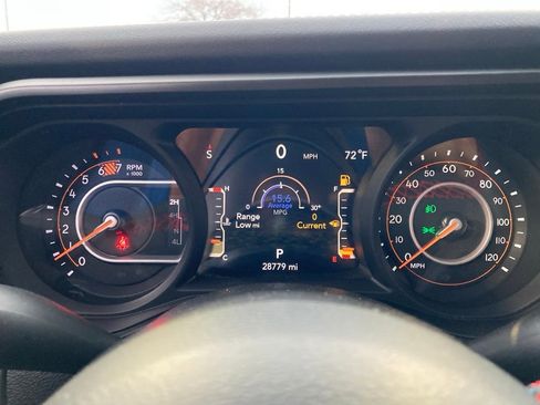 Used 2024 Jeep Wrangler Rubicon image 15