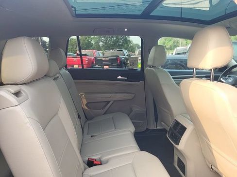 Used 2023 Volkswagen Atlas SEL AWD/4WD image 18