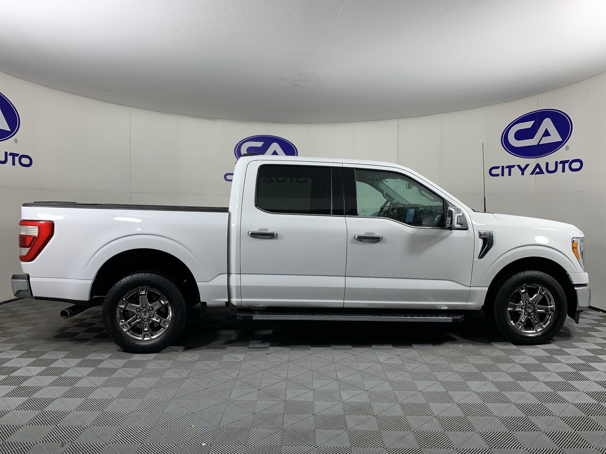 Used 2021 Ford F150 Lariat RWD image 2