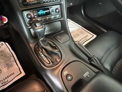 Used 2004 Chevrolet Corvette Coupe RWD image 19