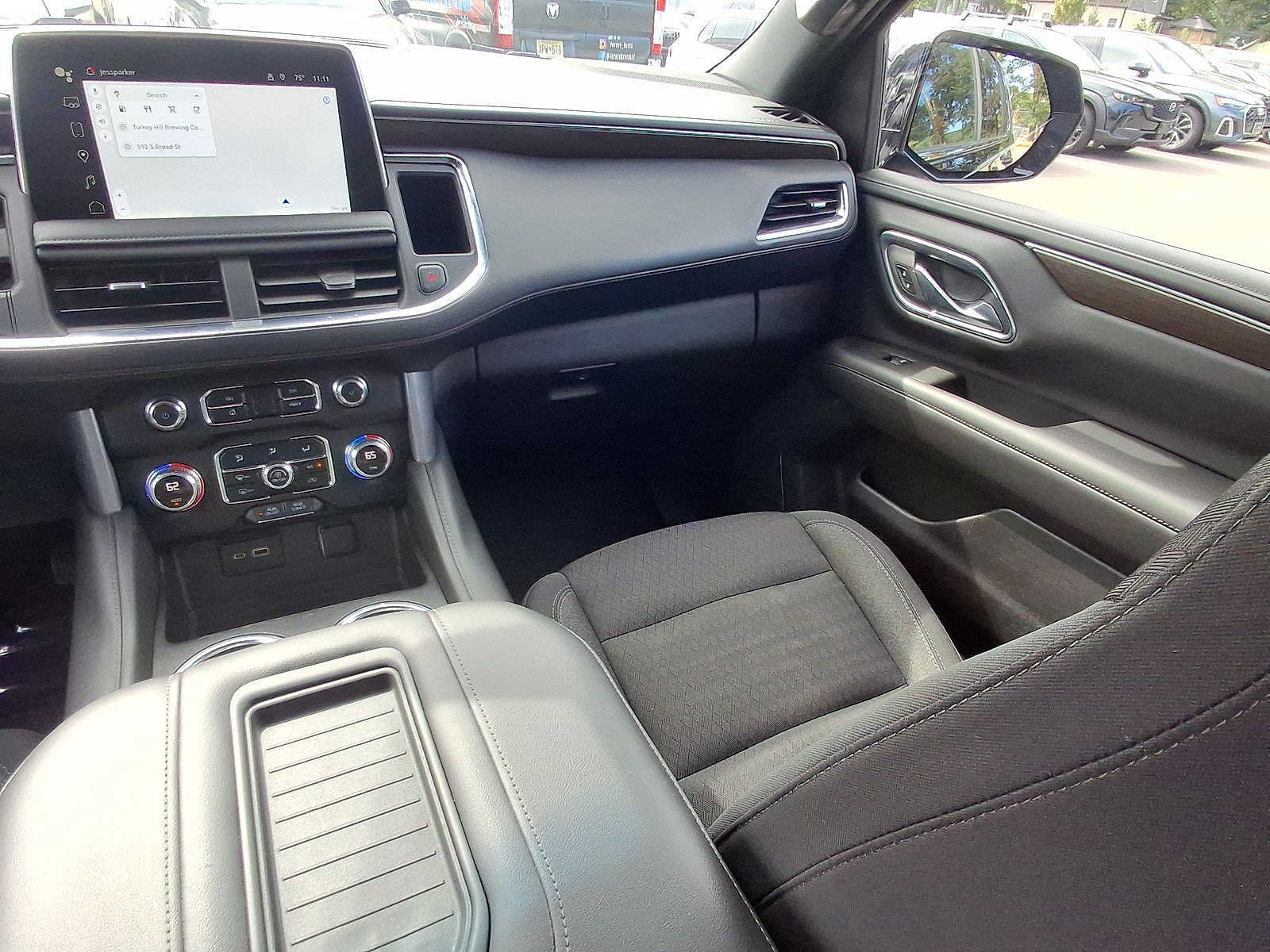 Used 2022 GMC Yukon SLE w/ Gmc Pro Safety Plus Package AWD/4WD image 11