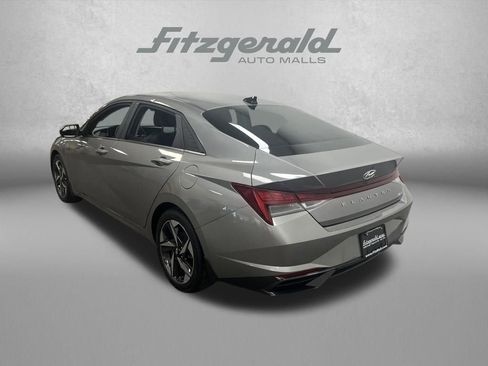 Used 2023 Hyundai Elantra Limited image 3