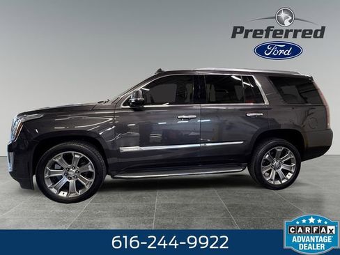 Used 2016 Cadillac Escalade Luxury AWD/4WD image 9