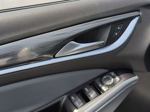 Used 2019 Buick Enclave Essence FWD image 25