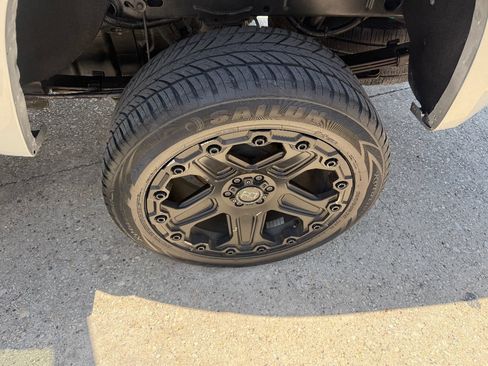 Used 2018 Chevrolet Colorado Z71 RWD image 14