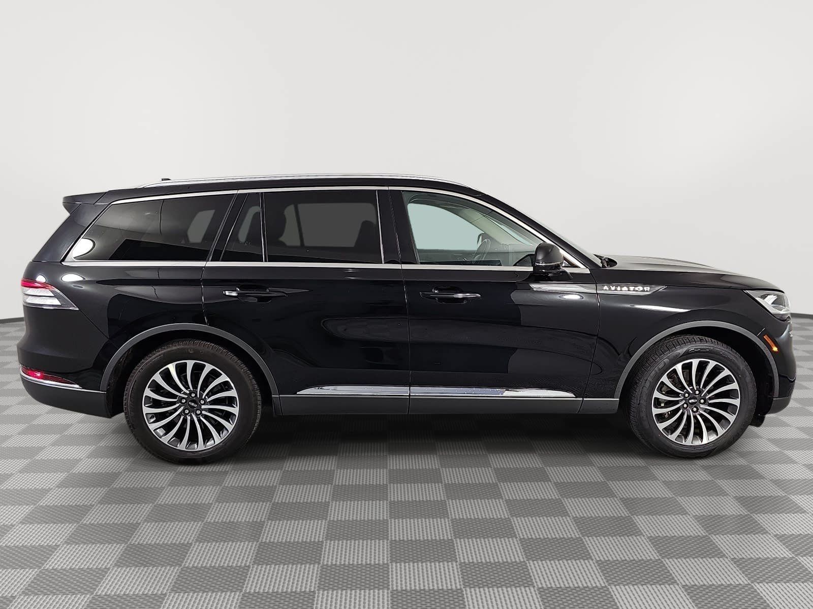 Used 2024 Lincoln Aviator Reserve RWD image 8