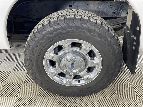 Used 2015 Ford F250 Lariat w/ Lariat Ultimate Package image 19