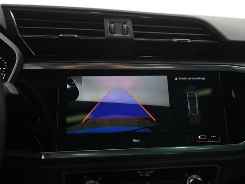 Used 2023 Audi Q3 2.0T Premium image 22