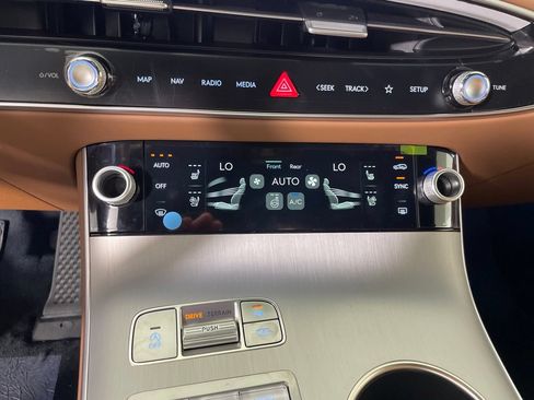 New 2026 Genesis GV70 2.5T Advanced AWD/4WD image 7