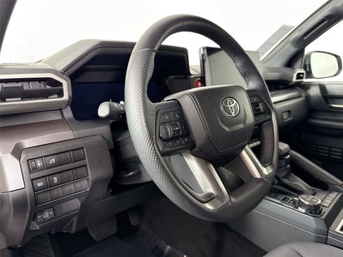 Certified 2025 Toyota Tacoma TRD Off-Road image 4