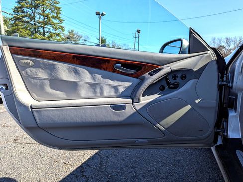 Used 2003 Mercedes-Benz SL 500 image 11