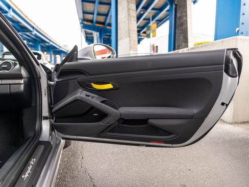 Certified 2025 Porsche 718 Boxster Spyder RS RWD image 44
