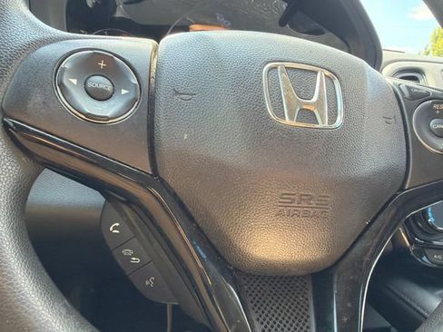 Used 2019 Honda HR-V LX image 18