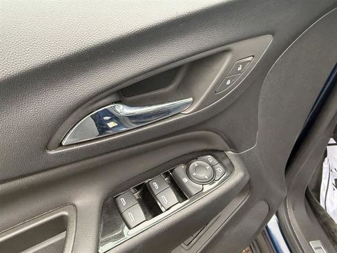 Used 2023 Chevrolet Equinox Premier image 32