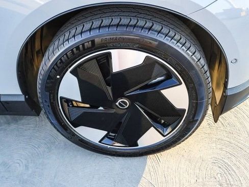 New 2025 Volvo EX30 Ultra w/ Protection Package Premier image 9