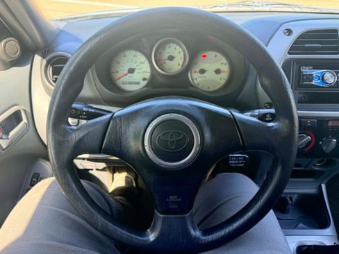 Used 2001 Toyota RAV4 4WD image 15