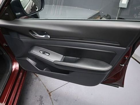 Used 2025 Nissan Altima 2.5 SV image 29