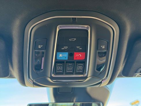 Used 2025 Jeep Grand Cherokee Summit AWD/4WD image 19