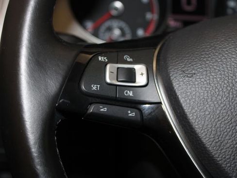 Used 2016 Volkswagen Golf SE FWD image 23