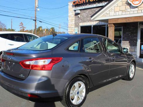 Used 2014 Ford Focus SE image 5