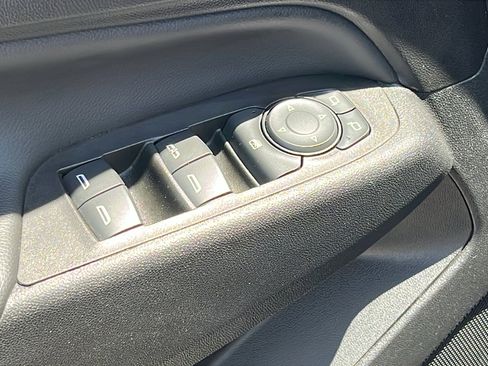 Used 2022 Chevrolet Equinox LT FWD image 12