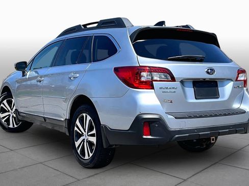 Used 2018 Subaru Outback 2.5i Limited AWD/4WD image 12