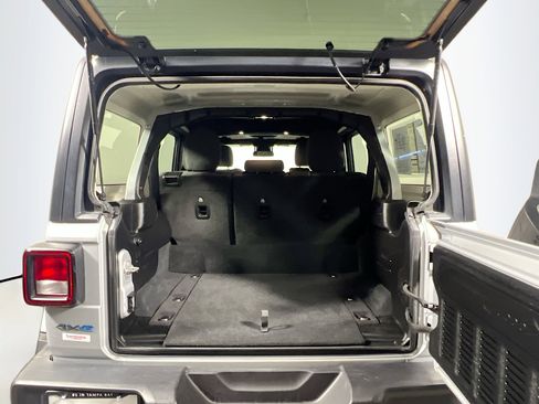 Used 2024 Jeep Wrangler Unlimited image 34