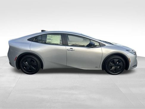New 2026 Toyota Prius LE image 6