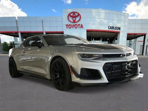 Used 2018 Chevrolet Camaro ZL1 image 2