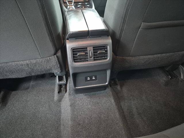 Used 2025 Nissan Rogue SV FWD image 18