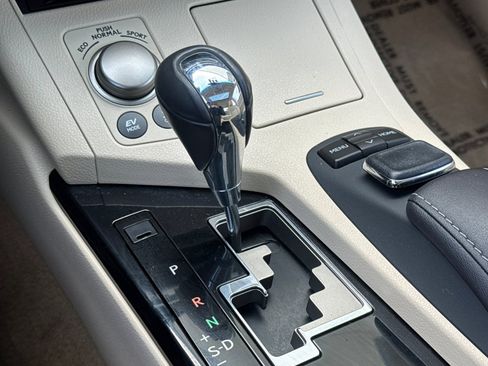 Used 2015 Lexus ES 300h w/ Navigation System Package FWD image 17