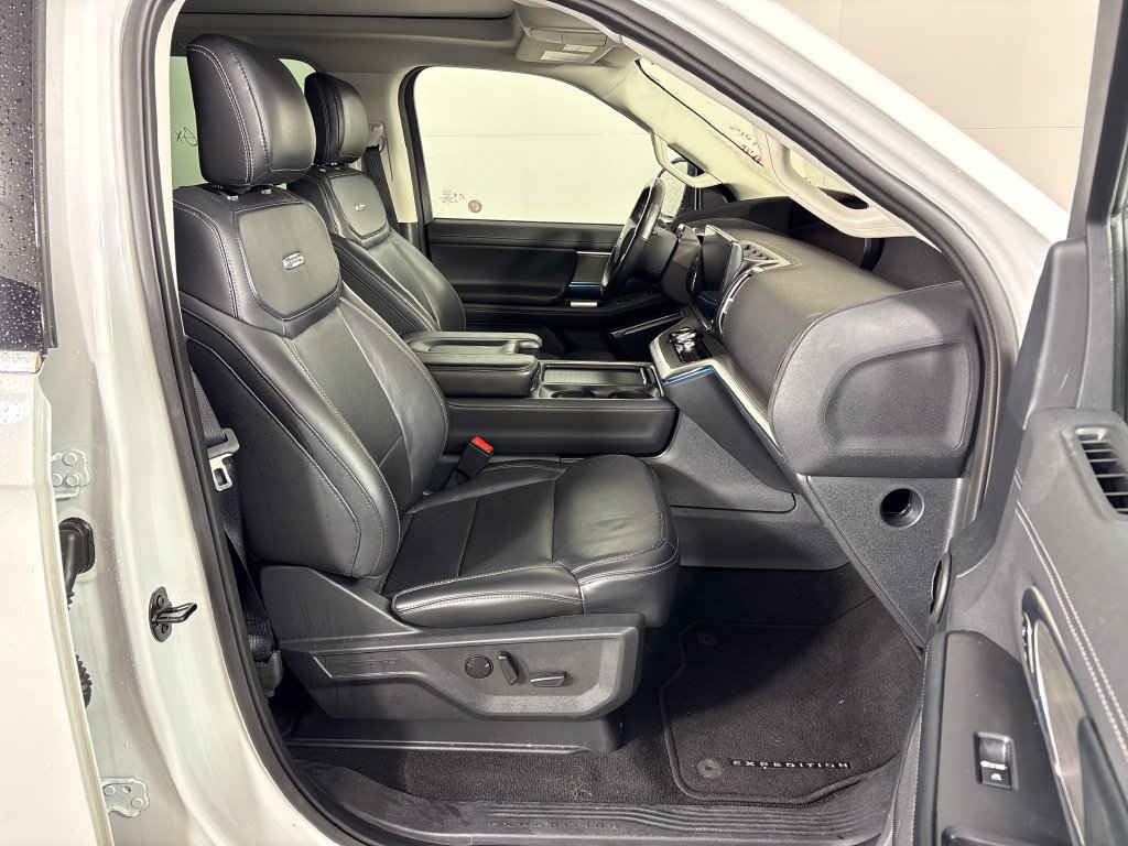 Certified 2025 Ford Expedition Max Platinum AWD/4WD image 7