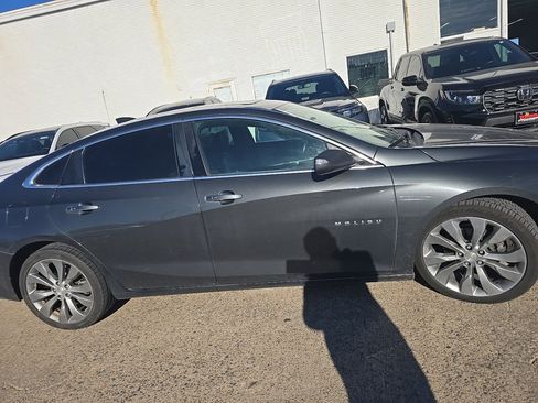 Used 2017 Chevrolet Malibu Premier w/ Premier Sun and Wheel Package image 3