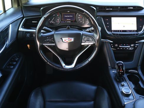 Used 2023 Cadillac XT6 Premium Luxury w/ Technology Package image 9