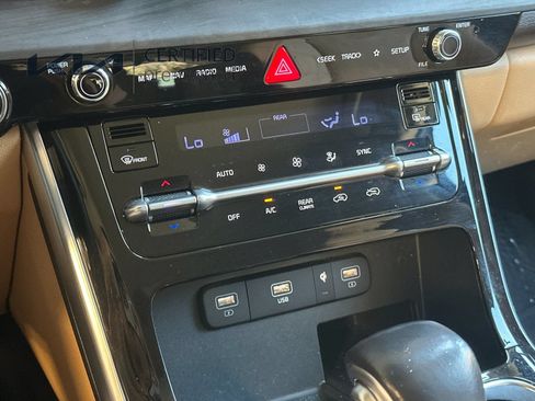 Certified 2024 Kia Carnival EX FWD image 23